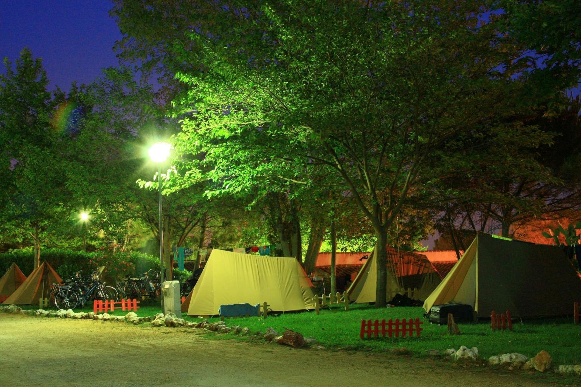 Camping Sierra De Las Nieves Yunquera 외부 사진